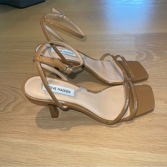 NWOB STEVE MADDEN Key Ankle Strap Stiletto Sandal In Cognac Patent 10 - Picture 3 of 7